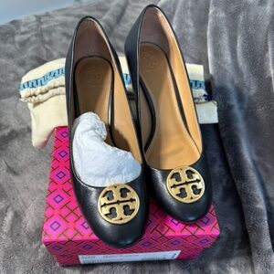 Tory Burch Chelsea 65mm Wedge Pumps – Black Nappa Leather – Size 8.5